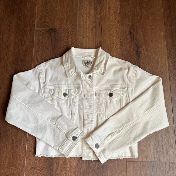 White Denim Jacket - Picture 3 of 4